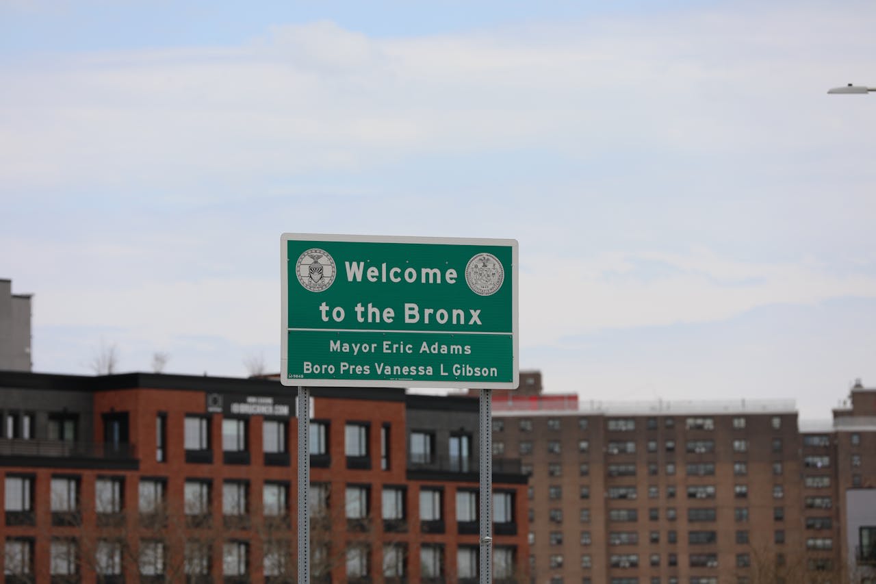 https://www.pexels.com/photo/welcome-sign-to-the-bronx-new-york-city-31646238/  Photo by Jo Green on Pexels 