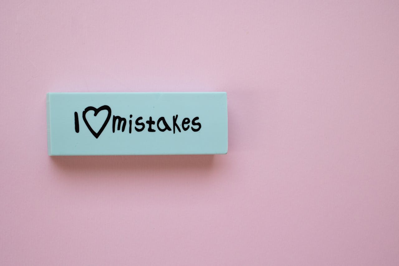 Photo by KATRIN  BOLOVTSOVA: https://www.pexels.com/photo/blue-rubber-eraser-6193923/ 