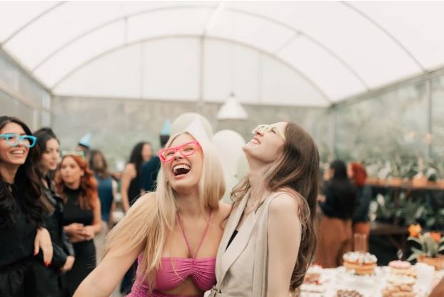 Photo by Pexels: https://www.pexels.com/photo/joyful-indoor-party-celebration-with-friends-photo-by-alexander-mass-32333379/ 