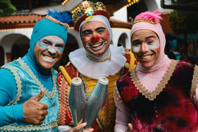 Photo by Aleks Magnusson: https://www.pexels.com/photo/three-jugglers-with-smiling-faces-3071456/ 