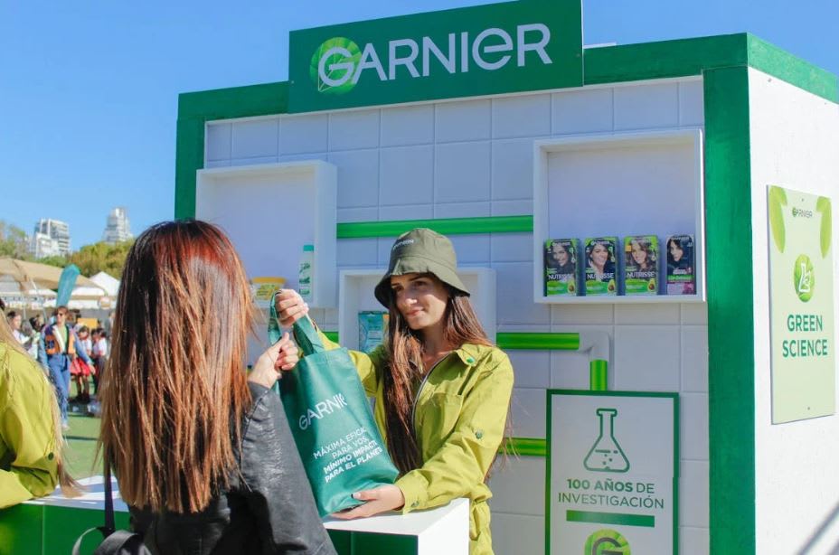 Photo by Nadia  Abregu: https://www.pexels.com/photo/garnier-brand-stand-during-a-showcase-event-17206910/ 