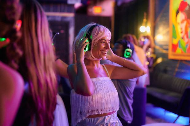 https://unsplash.com/photos/a-person-wearing-headphones-OJUEi8j9qC8 