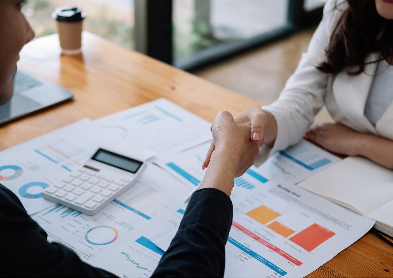 https://pixabay.com/photos/meeting-business-office-team-9498211/ Image by Eren Kevin from Pixabay