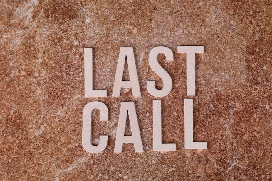 https://www.pexels.com/photo/wooden-letters-spell-last-call-on-brown-surface-32368860/ 