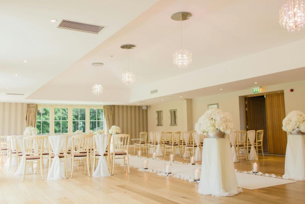 Photo by Jeremy Wong: https://www.pexels.com/photo/dining-hall-interior-1035665/