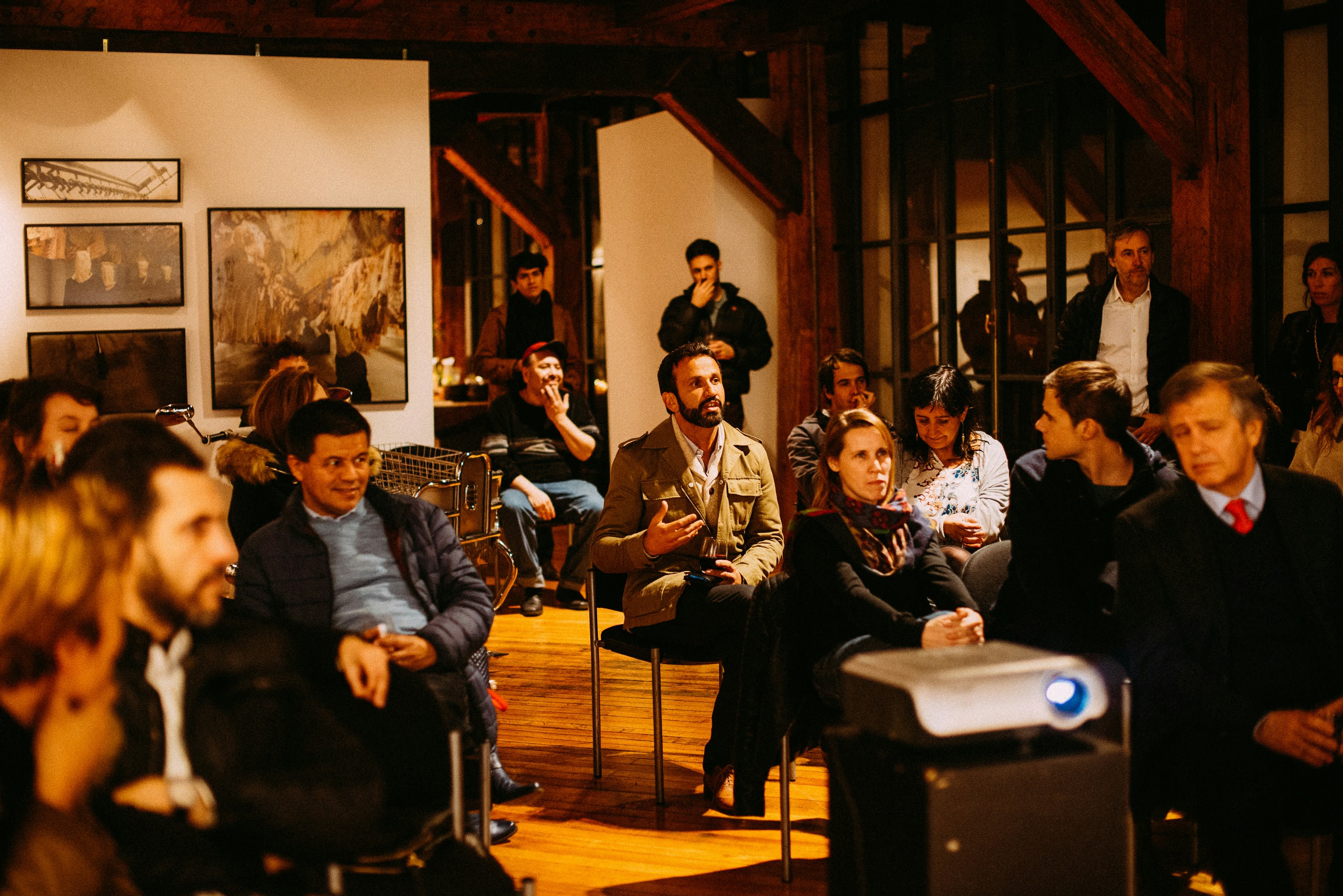 https://unsplash.com/photos/people-sitting-on-chair-ohNCIiKVT1g
