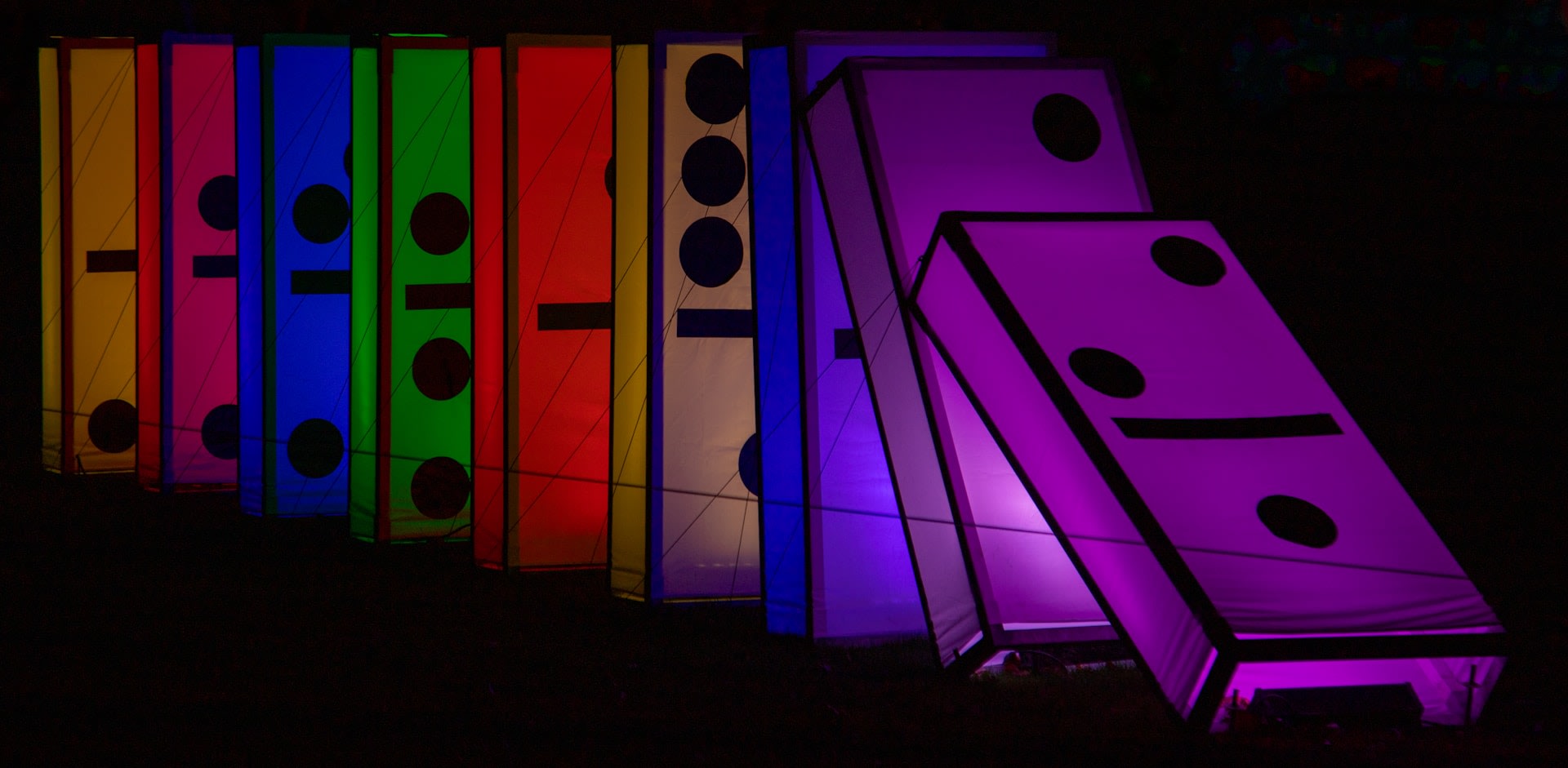 https://unsplash.com/photos/a-row-of-brightly-colored-boxes-sitting-next-to-each-other-78-ya1CzgY8