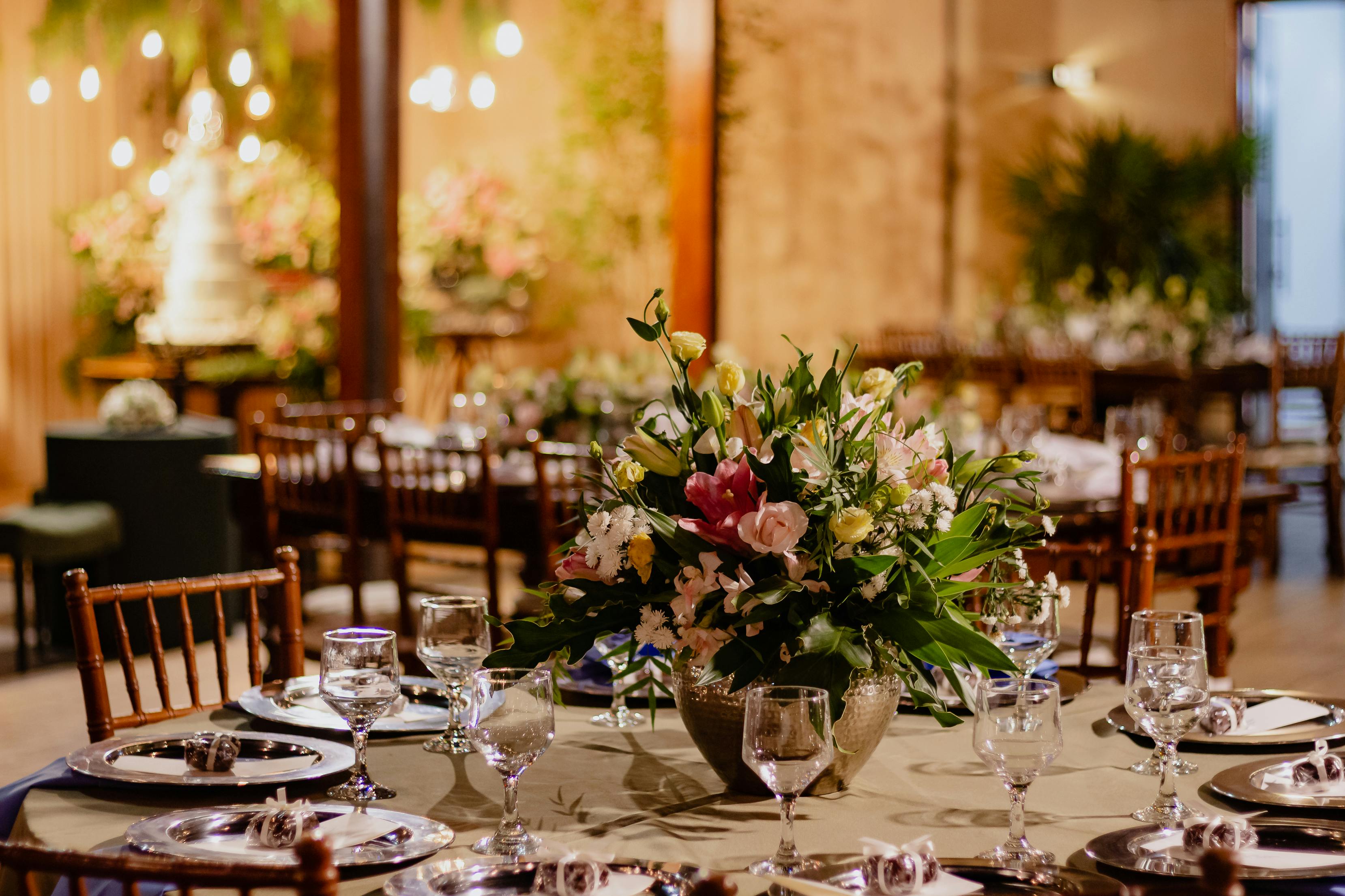 https://www.pexels.com/photo/wedding-decoration-on-table-20609907/
