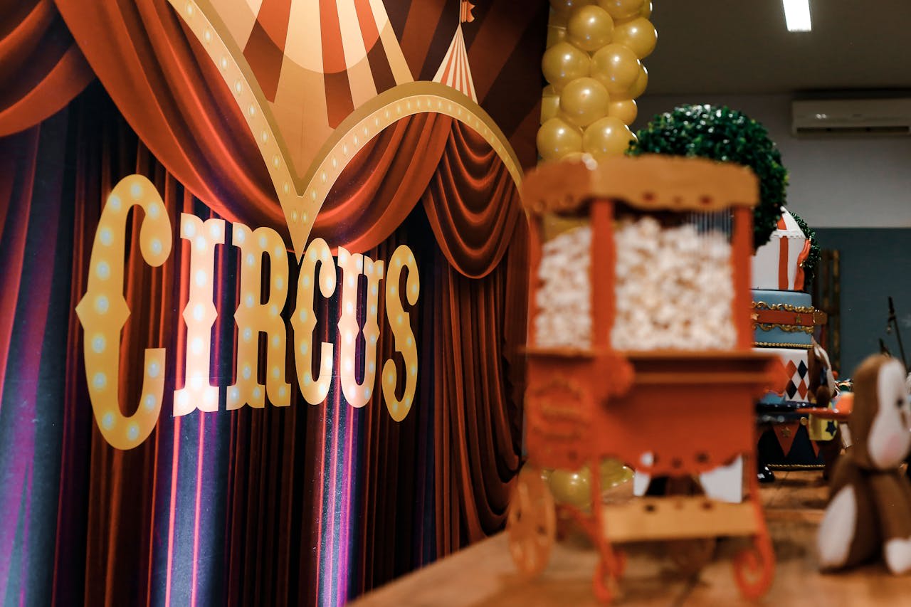 https://www.pexels.com/photo/circus-theme-party-2337777/