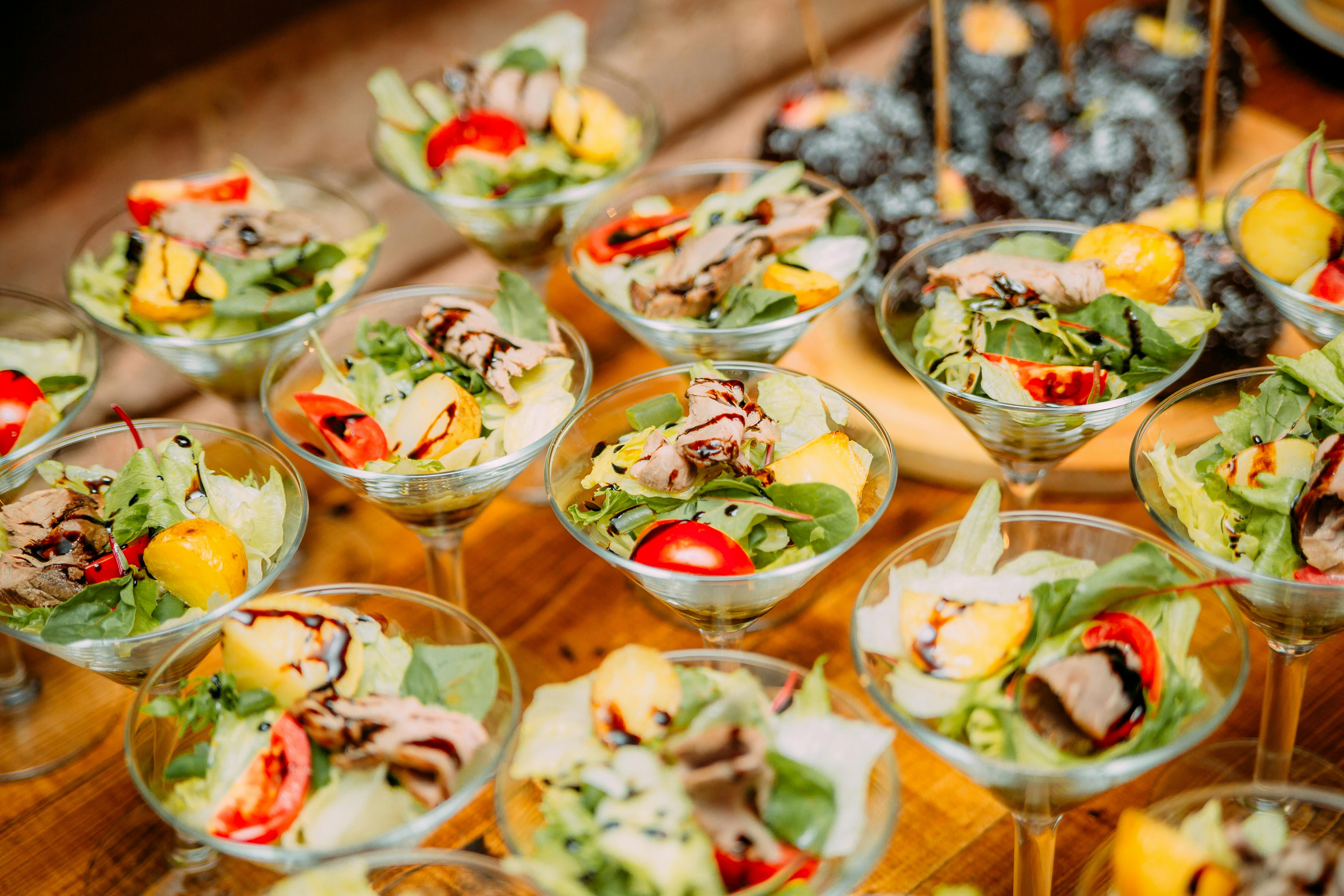 https://www.pexels.com/photo/delicious-appetizers-in-glass-dishes-on-banquet-table-4959898/
