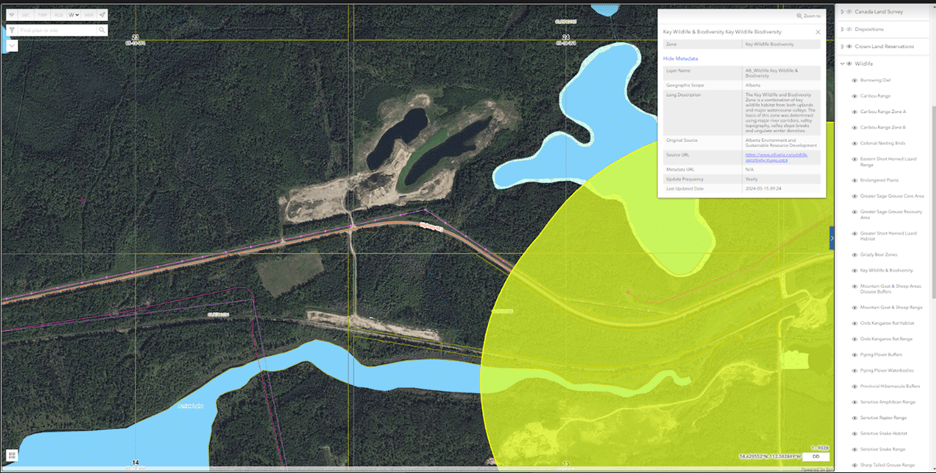 Carte aérienne d’une zone forestière montrant les propriétés de l’eau et une zone marquée en jaune.