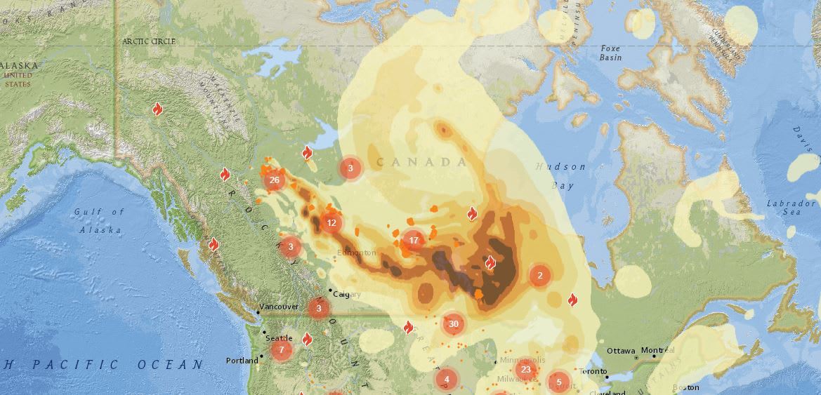 A map showing wildfires and smoke in Canada.