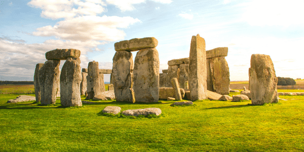 Stonehenge formation during the summer solstice