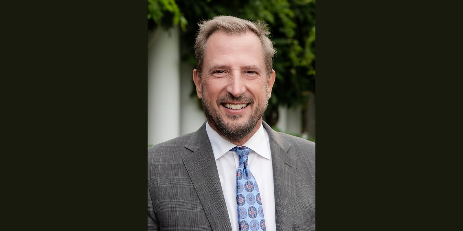 Dr. Bryan Bell