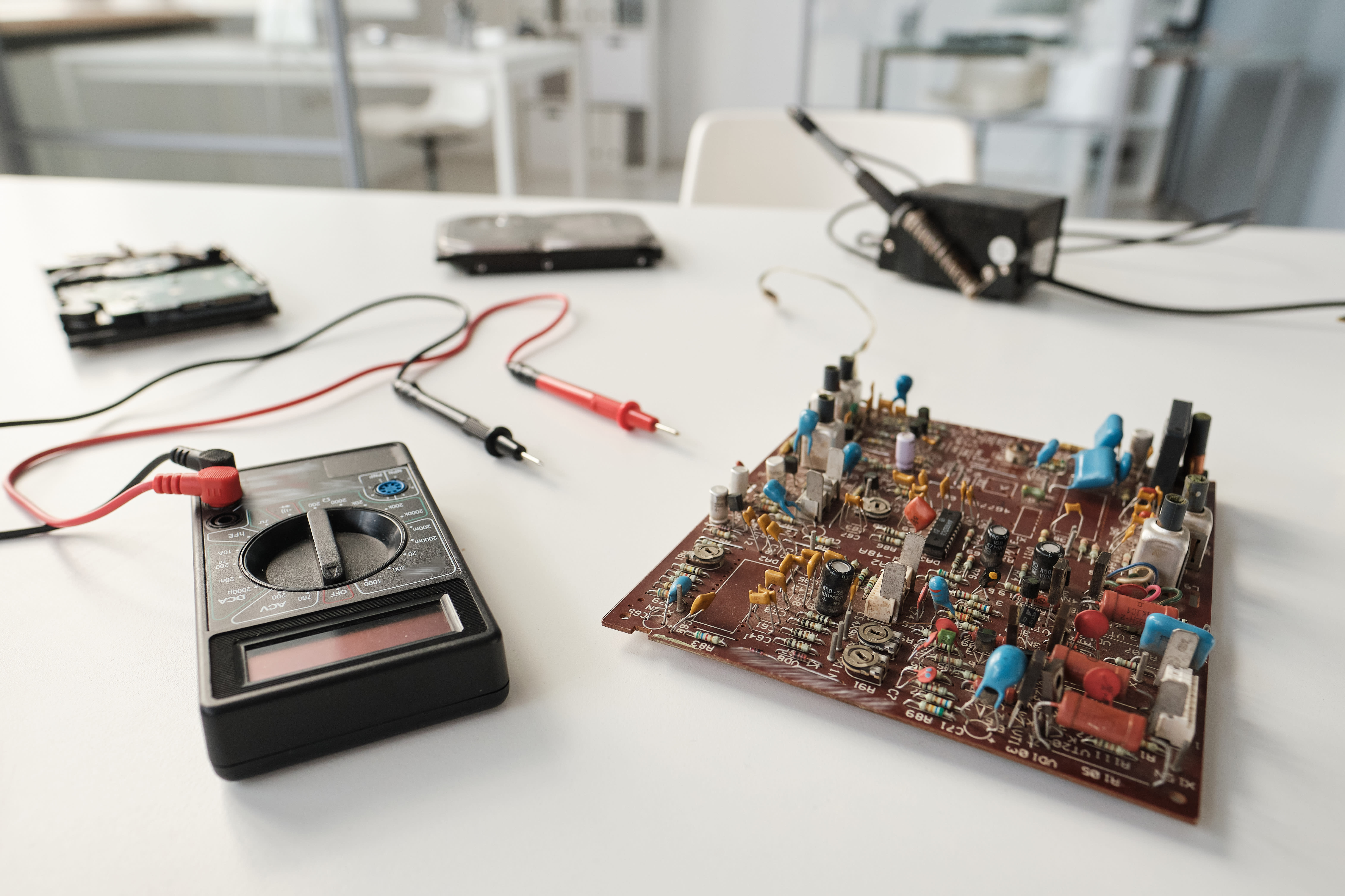 Circuit to be tested with multimeter