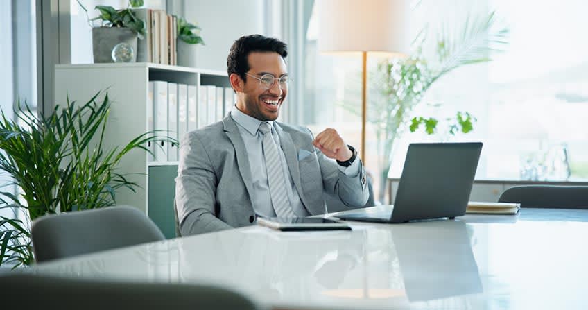 Accounts payable professional meeting with outsourcing company remotely