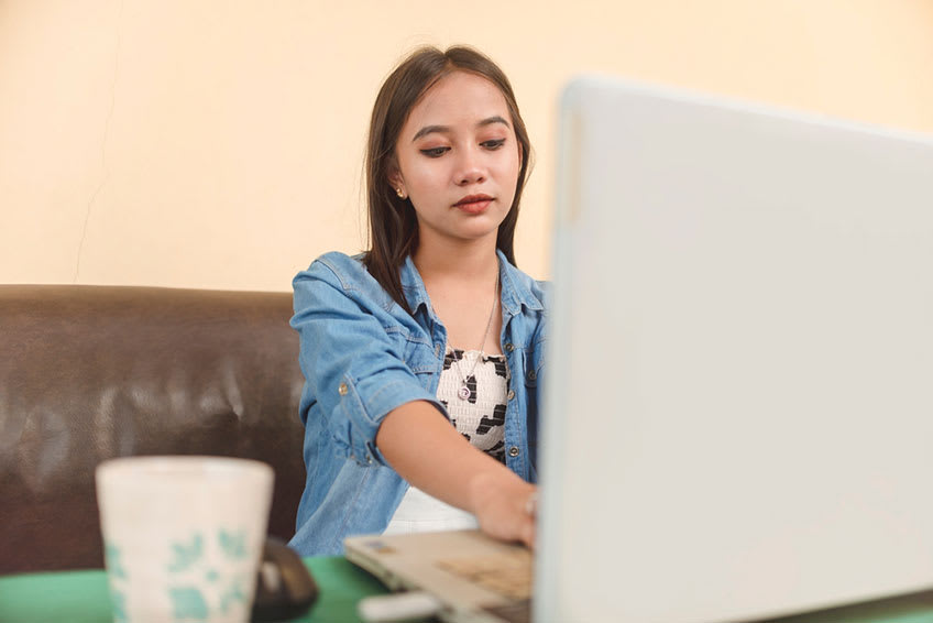 Filipino outsourcing worker on the clock