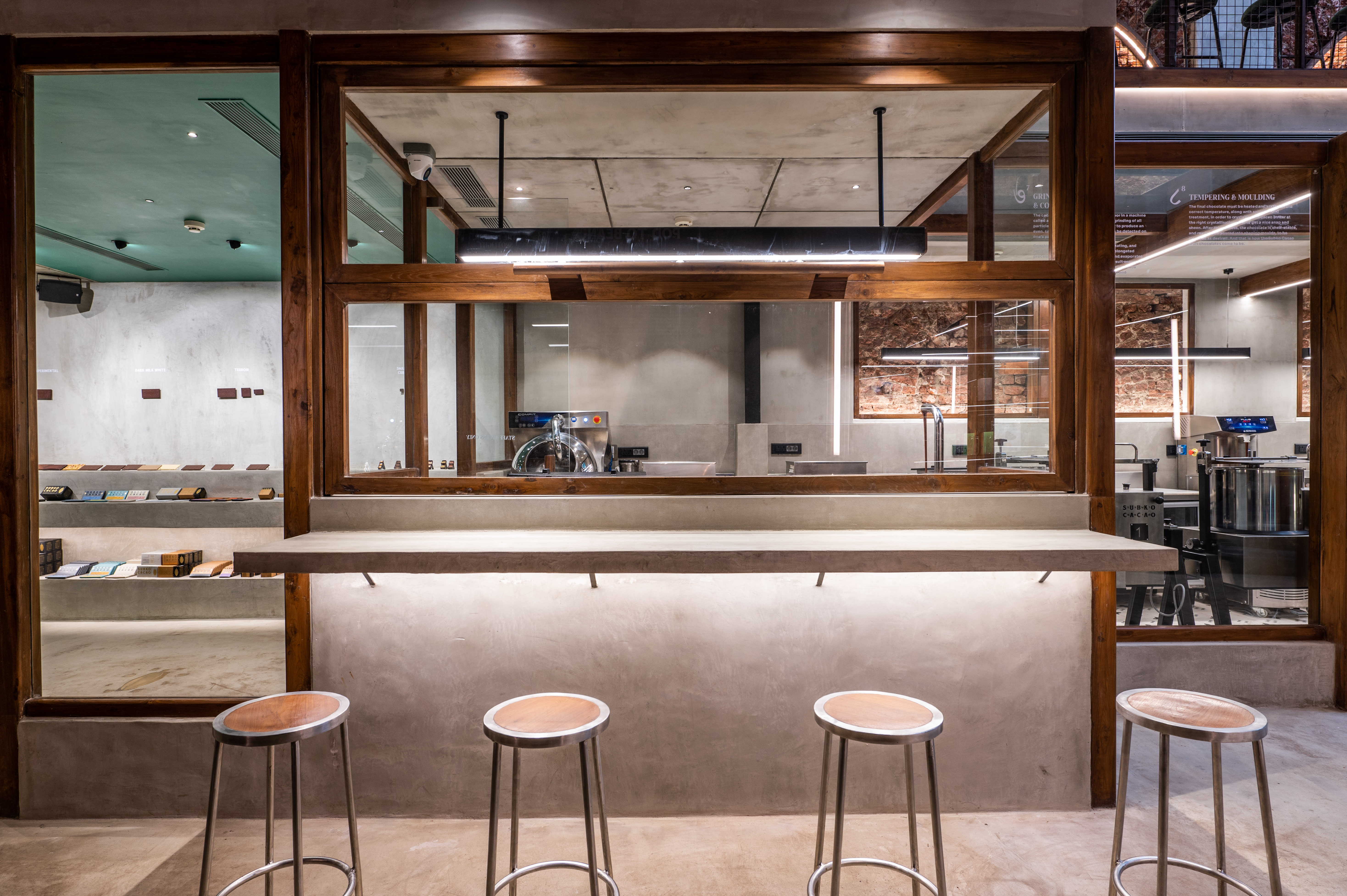 bake bar with seating area