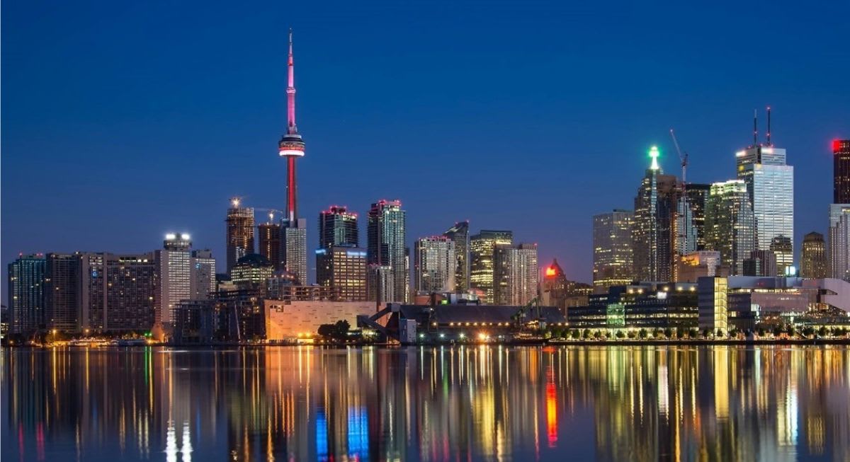 Toronto professionals select Executive MBA program outside the city