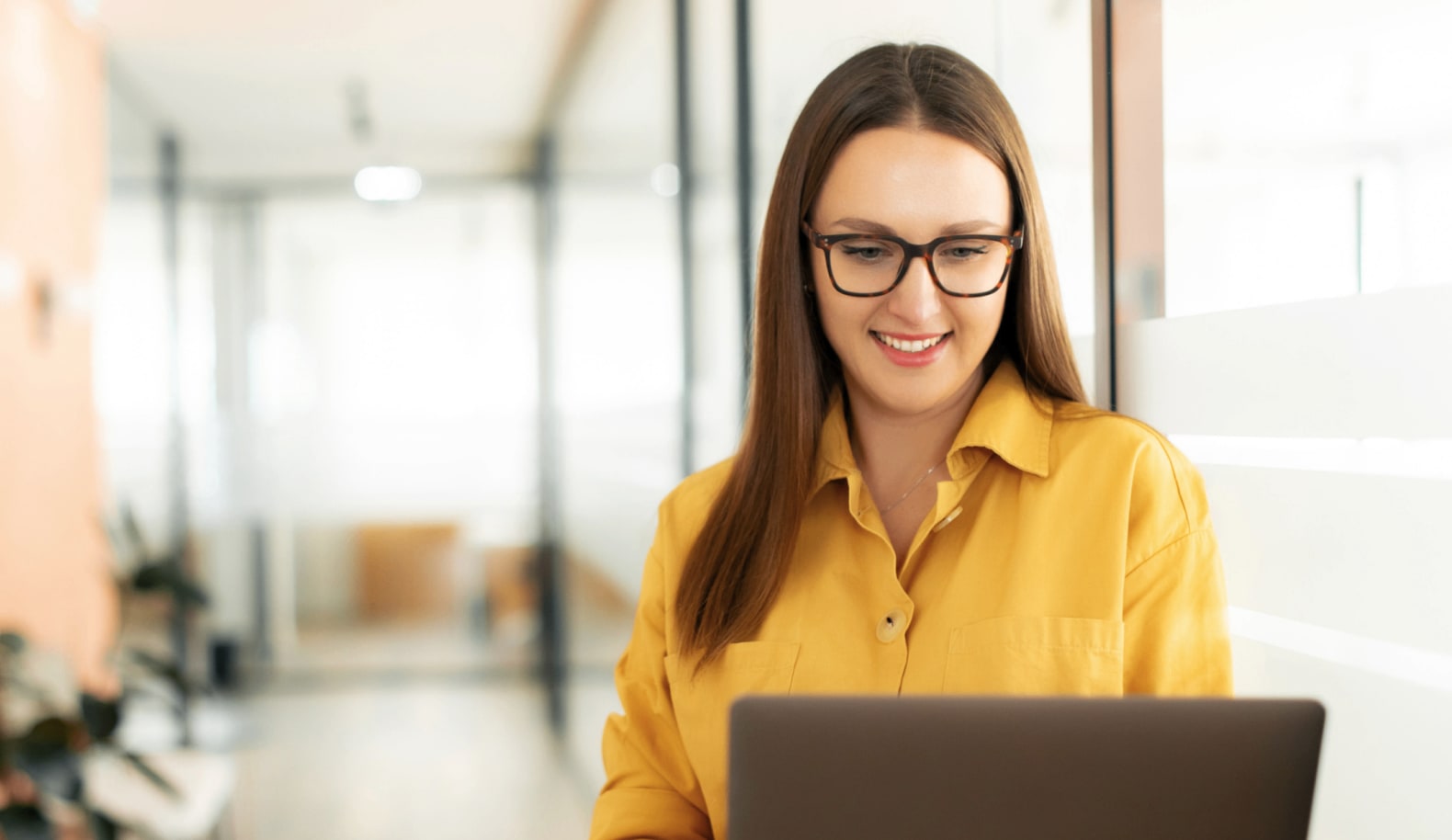 From Chaos to Control: 10 Reasons to Digitalize End-to-End Form Processes