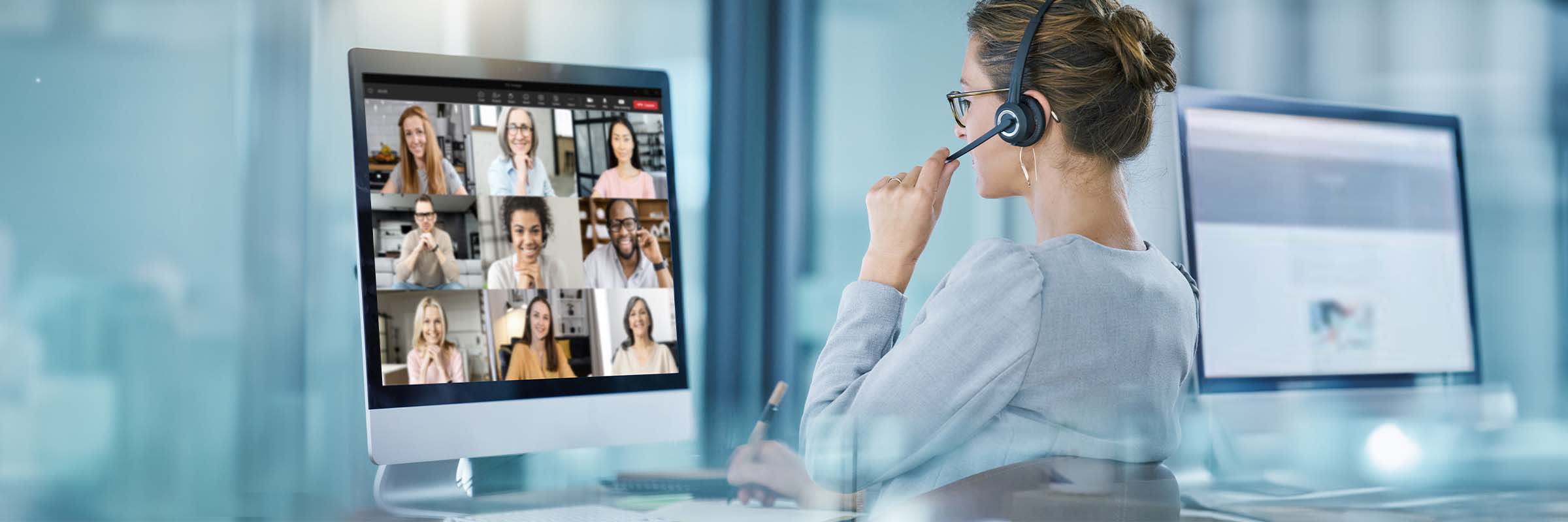 Lady collaborating with her colleagues using Bell Operator Connect for Microsoft Teams and Microsoft 365.