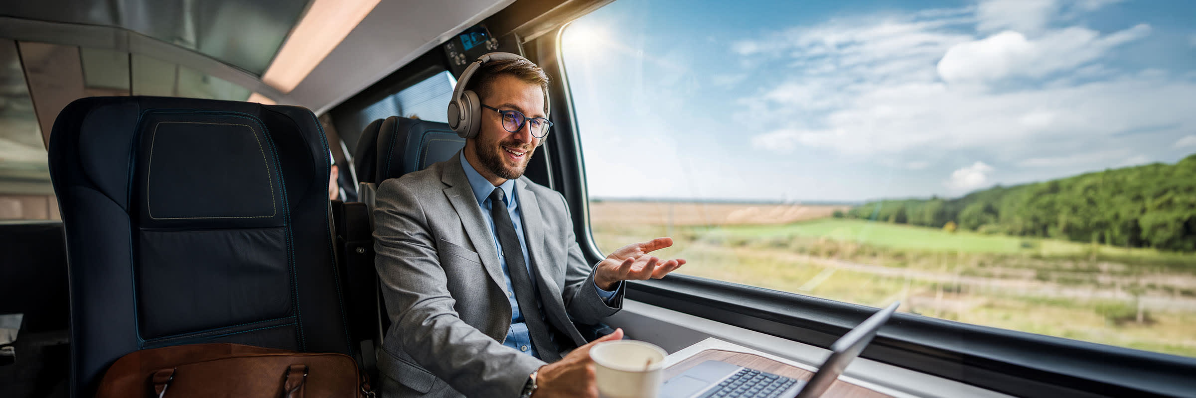 Bell expert helps business modernize and digitally transform how they communicate so their employees can collaborate with each other anytime, anywhere. 