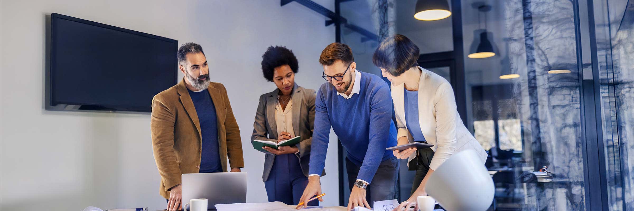 Bell employees using Microsoft 365 solutions to boost team productivity and collaboration. 