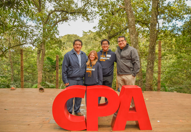 Alumnos cierran pénsum de CPA con especialización en finanzas.