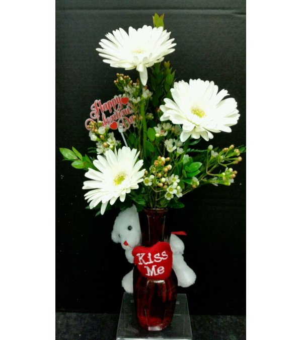 Kiss Me Bouquet