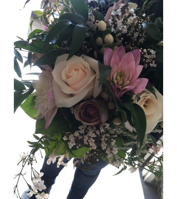 amnesia and vendela rose bridal bouquet10