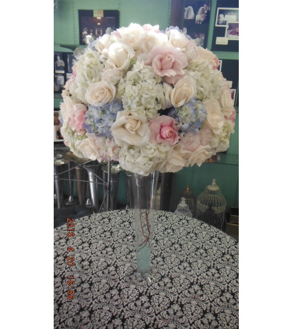blue & pink center piece