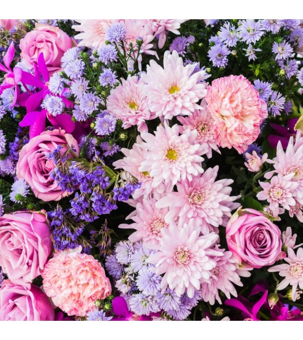 HOLIDAY VASE OF MIXED FLOWERS. NO ROSES