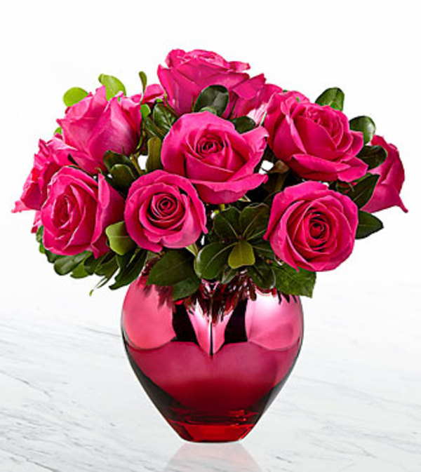 The FTD® Hold Me in Your Heart™ Rose Bouquet