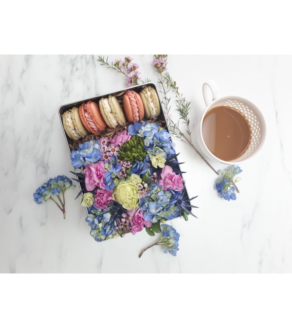 Bloom Box with Sugar by Tracy Macarons