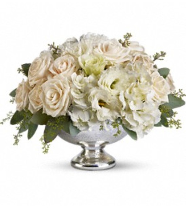 A White Christmas Centerpiece