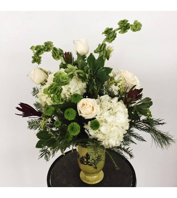 Tundra Vase Christmas