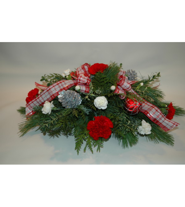 Traditional Holiday Centrepiece