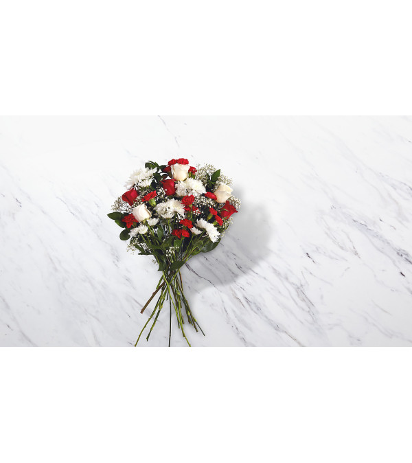 Holiday Tradition Bouquet by FTD