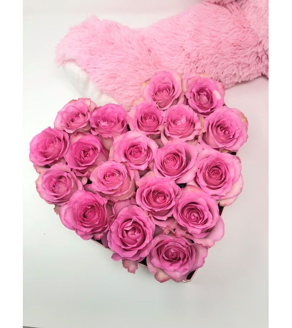 Small Heart Box -19 Pink Roses