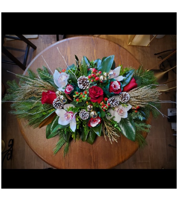 Oblong Holiday Centerpiece