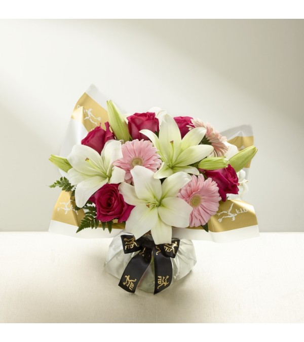 The FTD® You’ve Got the Look™ Handtied Bouquet