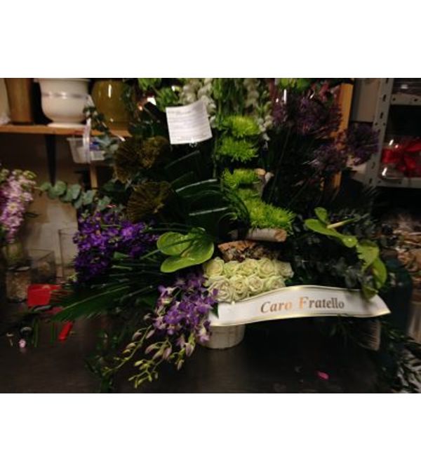 Peaceful Tribute Arrangement