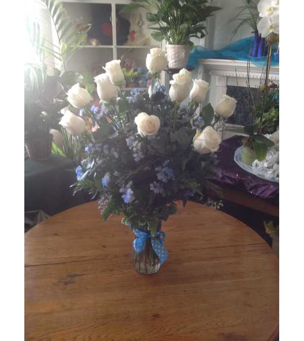 Breathtaking long stem white roses