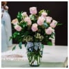 12 Premium roses pink in a vase standard