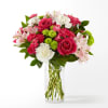 SWEET AND PRETTY - Premium. An arrangement by Oliver Flower Shop.
