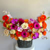 #33 Amber basket - Premium. An arrangement by Blossy Flowers.