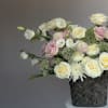 #34 CHIC - Premium. An arrangement by Blossy Flowers.