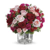 Sweetheart Rose Garden - Premium. An arrangement by Flore's Shop.