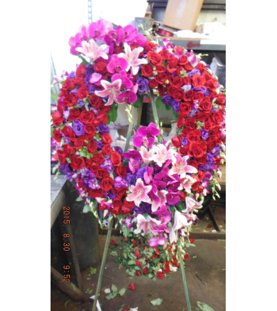 red roses purple lisianthus open wreath red roses purple lisianthus open wreath