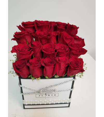 25 Red Roses in a Couture Box 25 Red Roses in a Couture Box